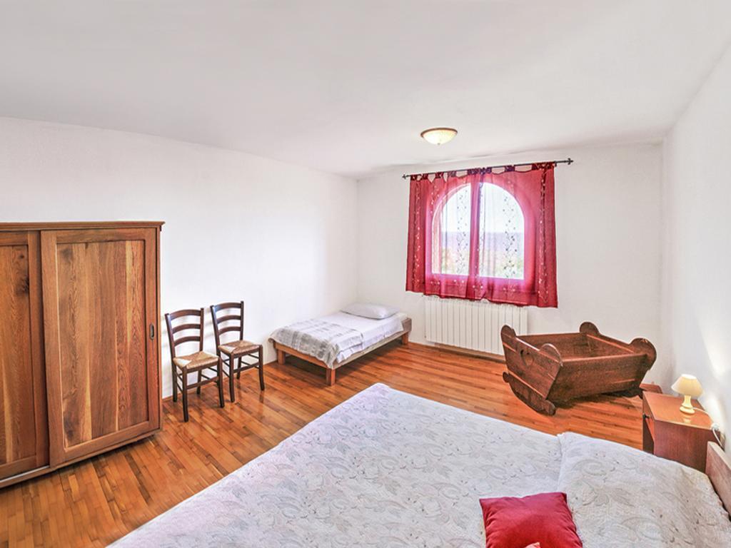 Apartment Agroturizam Radesic Бує Екстер'єр фото