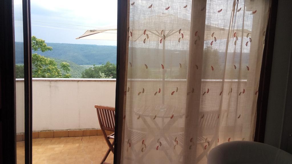 Apartment Agroturizam Radesic Бує Екстер'єр фото